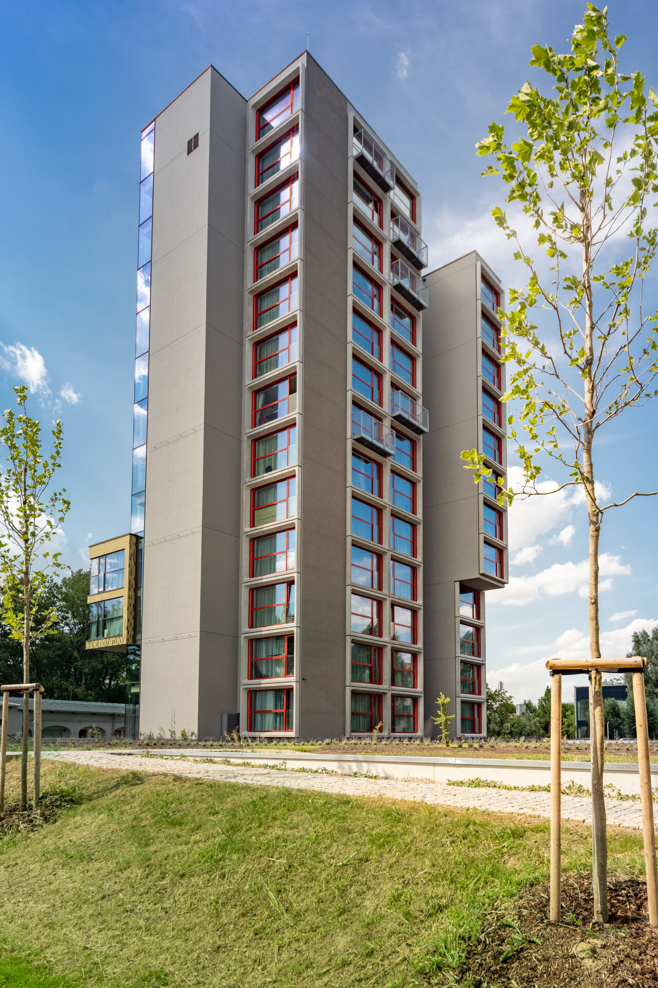 domeq 2,3_cerven22-1